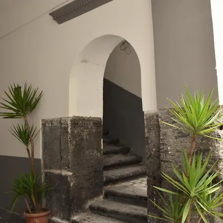 Varriale 2,0 Free Parking For Small Cars Only Apartment Neapel