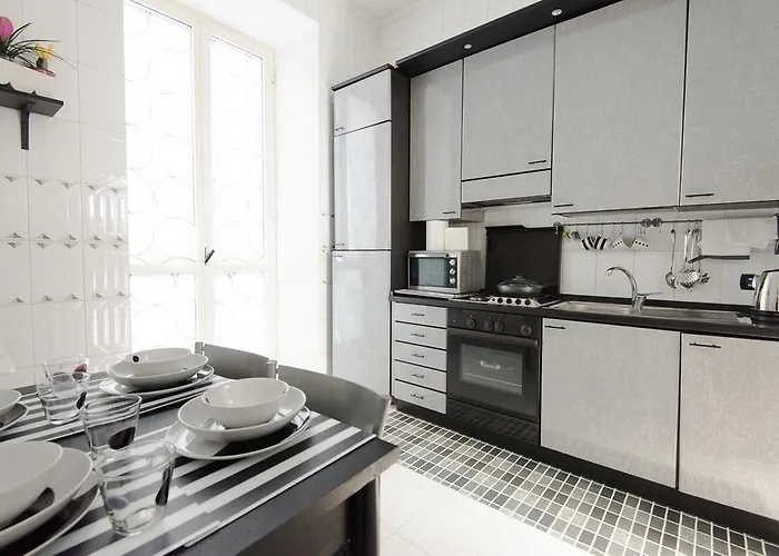 Varriale 2,0 Free Parking For Small Cars Only Neapel